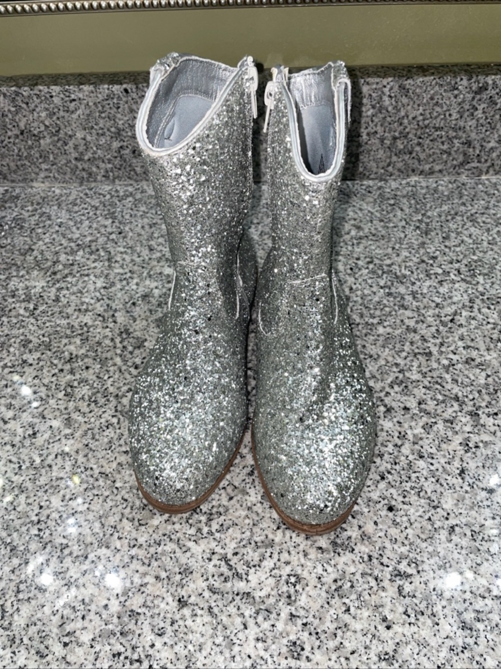 Girls Silver Josmo Glitter Boots Size 2.
